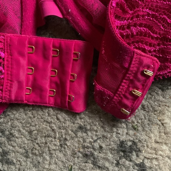 Victoria’s Secret Pink Underwire Bralette with minor imperfections 38DD - Picture 4 of 5